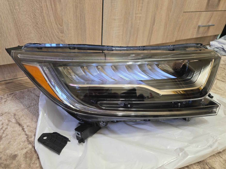Honda CR-V 2020-2022 фара права фулл лед 8 пінв Б/У ОРИГІНАЛ