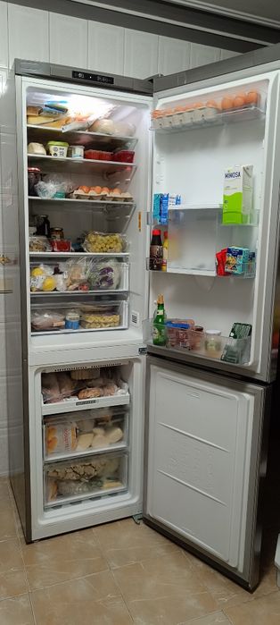 Frigorífico Whirlpool c/ dispensador de água