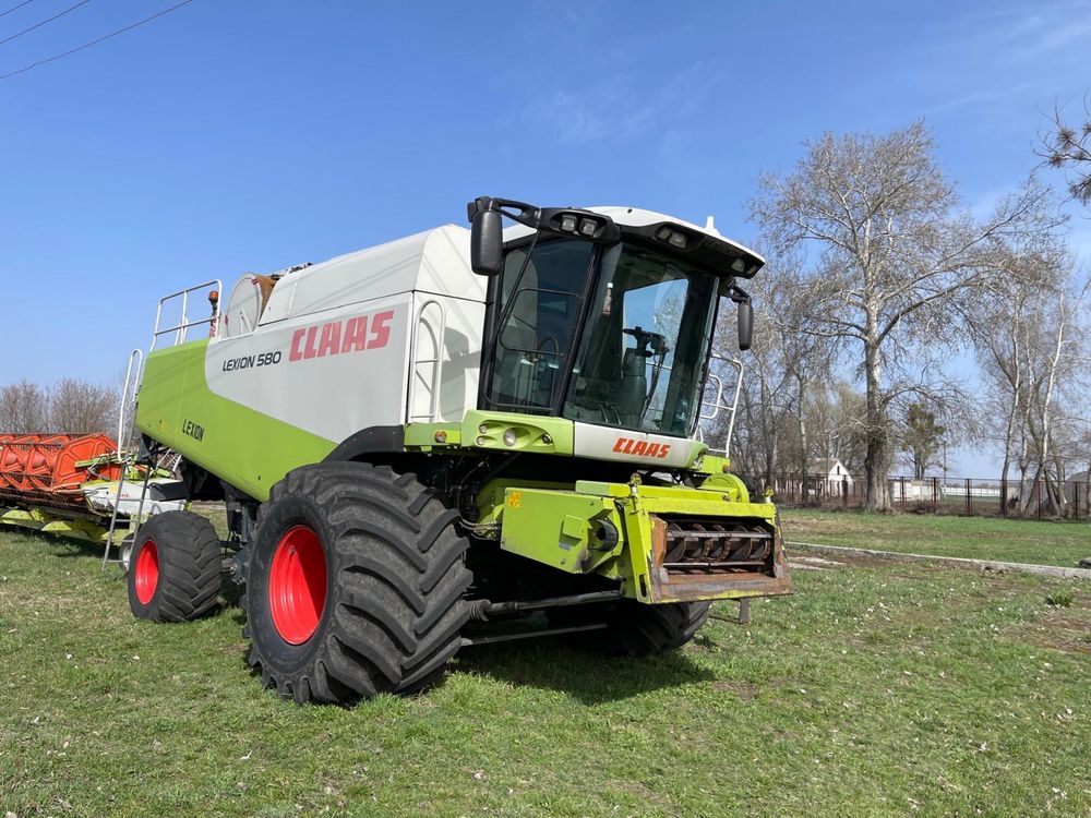 Продаж комбайн Claas Lexion 580