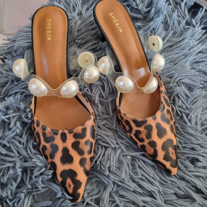 Buty panterka I perły 38