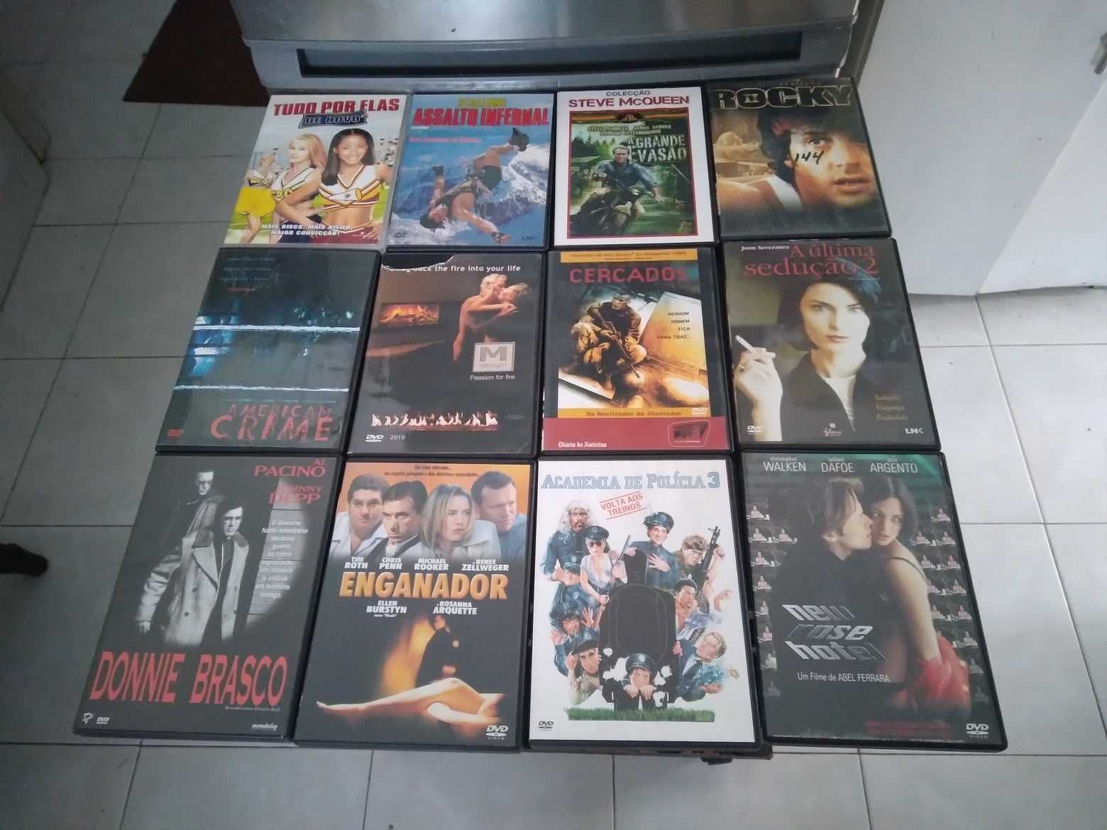 Filmes diversos em DVD.