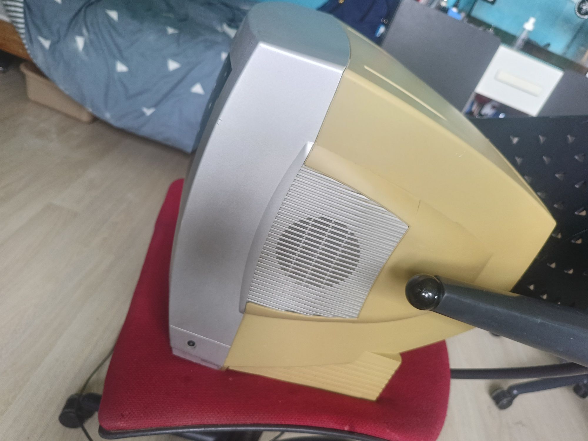 Starion TV 1410a – telewizor CRT do retro gamingu