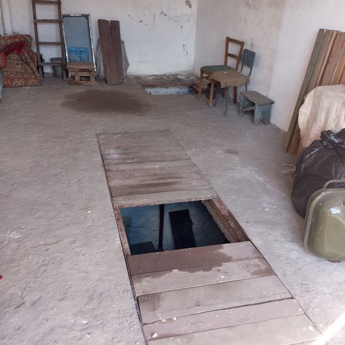 Продам гараж на Черной горе 90000.