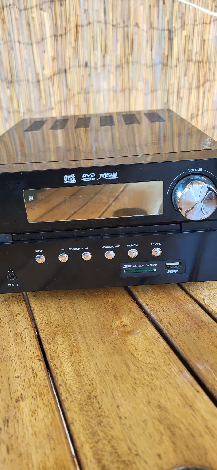 Leitor de DVD e CD com cartão SD e USB