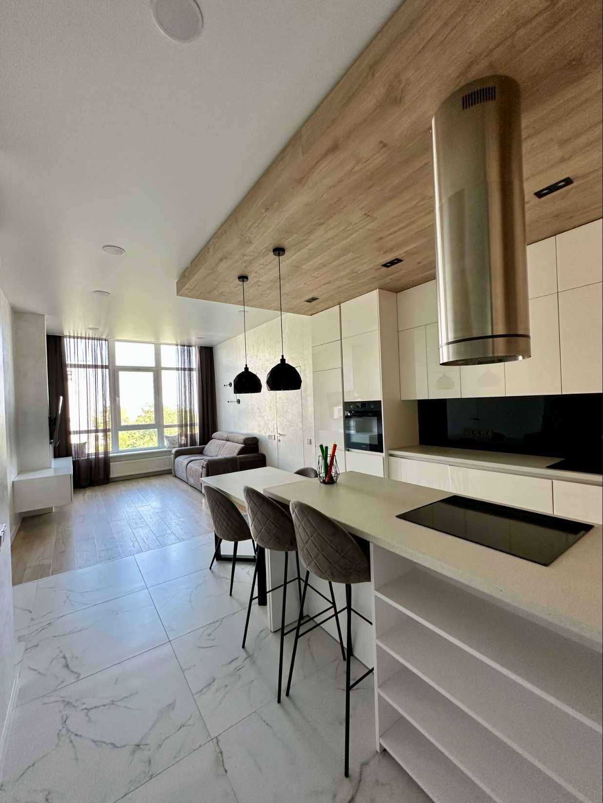 Продам 3х кімнатну квартиру ЖК Comfort City з власним басейном Центр