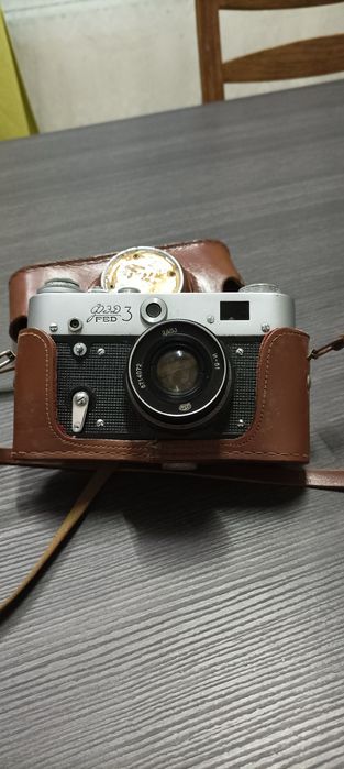 Продам фотоаппарат со вспышкой ФЭД 3.