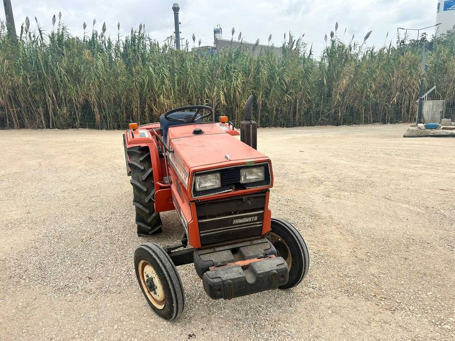 Trator agrícola usado