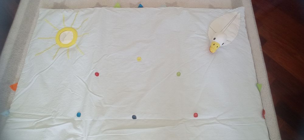 Tapete de atividades de bebé IKEA