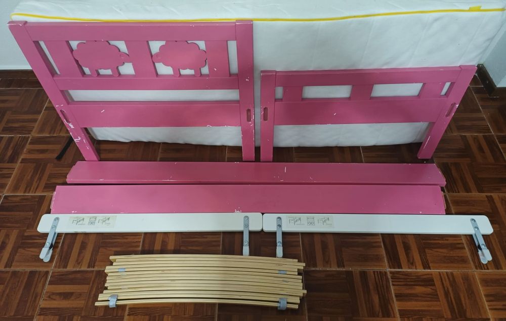 Cama infantil cor de rosa