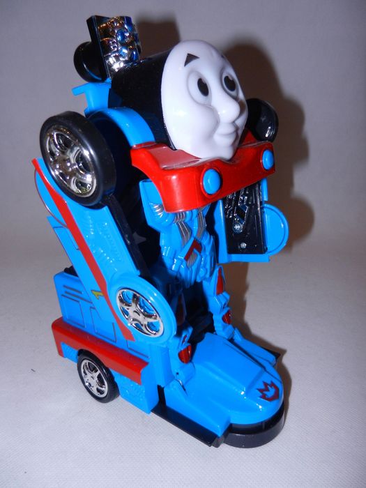 lokomotywa tomek zmienia się robot kolejka pociąg
