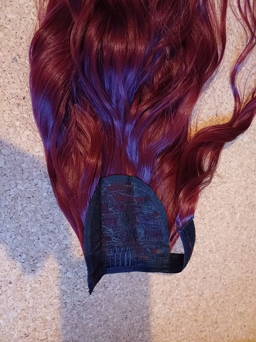 Extensão de cabelo comprido, rabo
de cavalo. Novo.
Sintético natural.