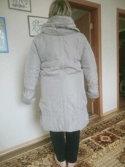 Продаю жіночий верхній одяг