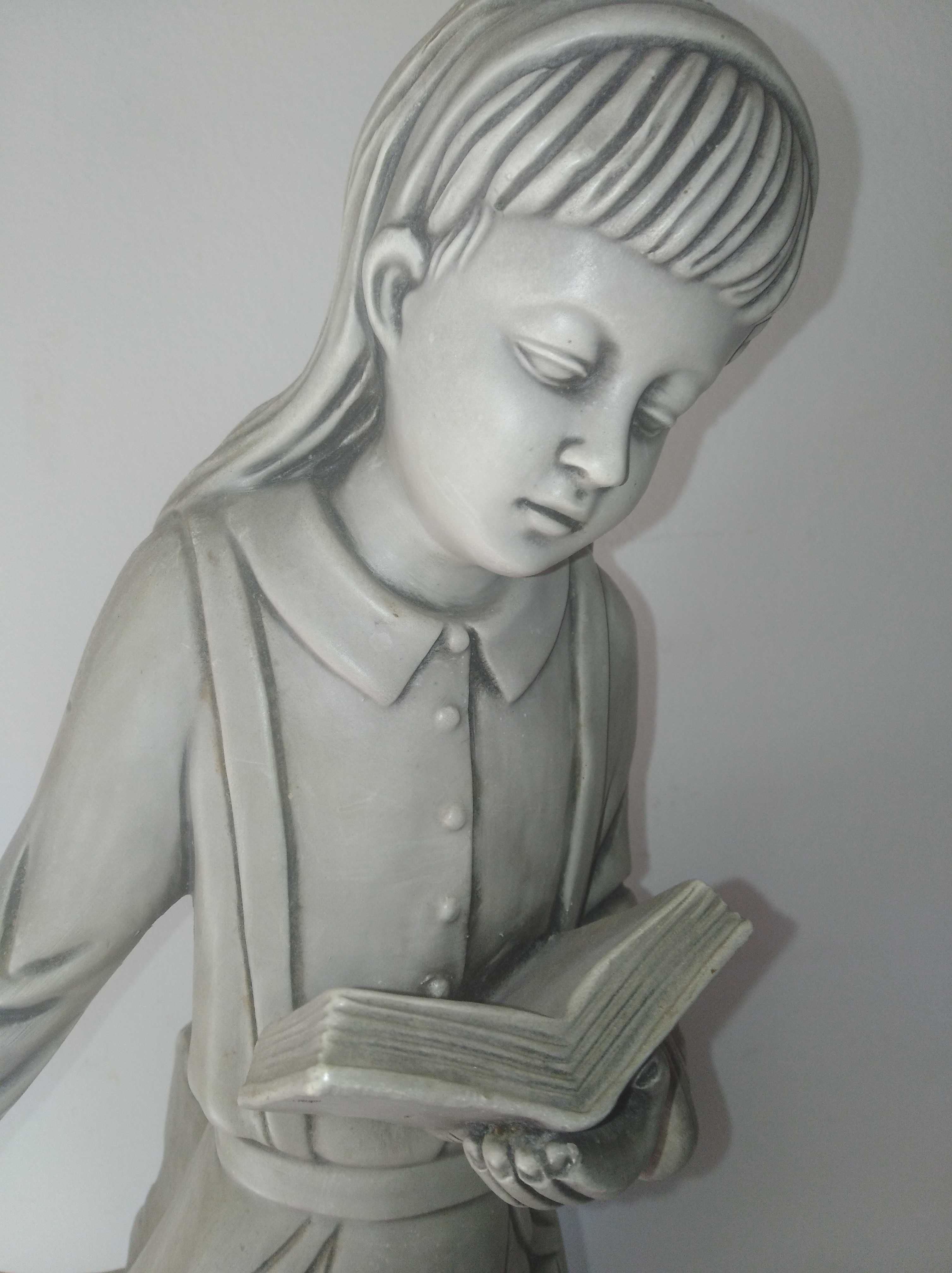 Estatua Menina c/ Livro 50cm, anos 70