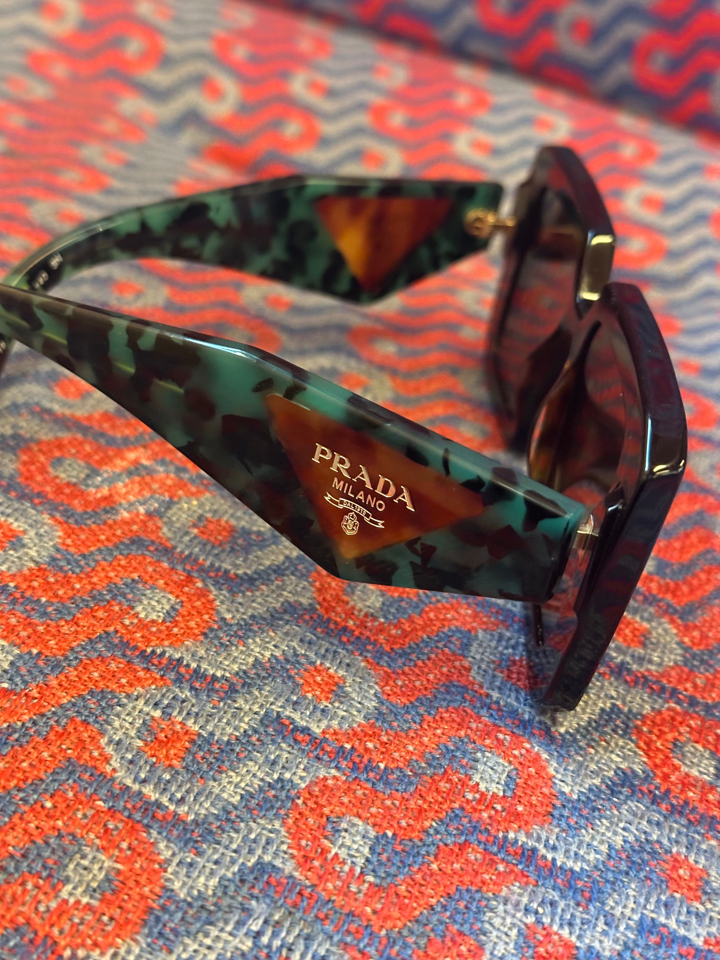 Óculos de sol Prada novos
