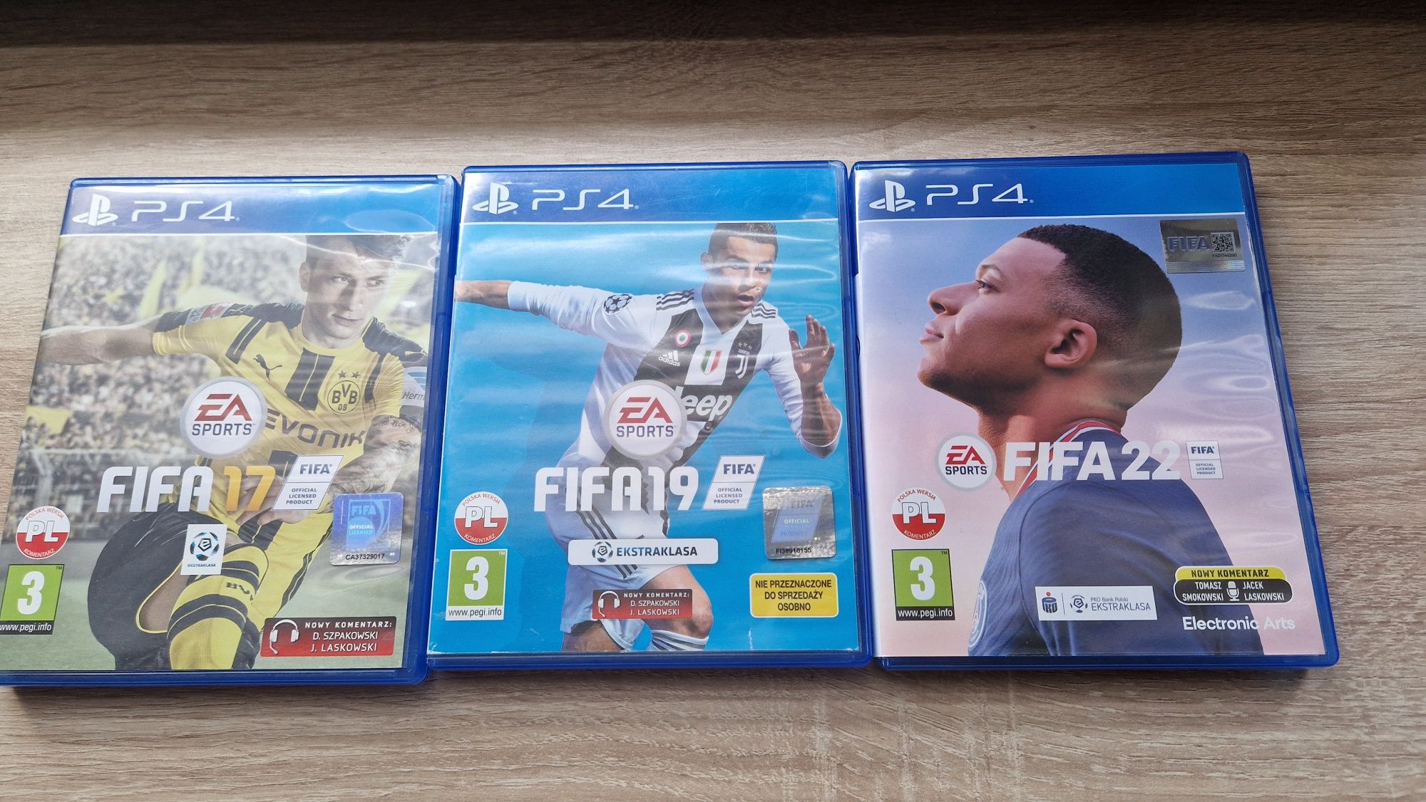 FIFA 17, 19, 22 PS4 Zestaw