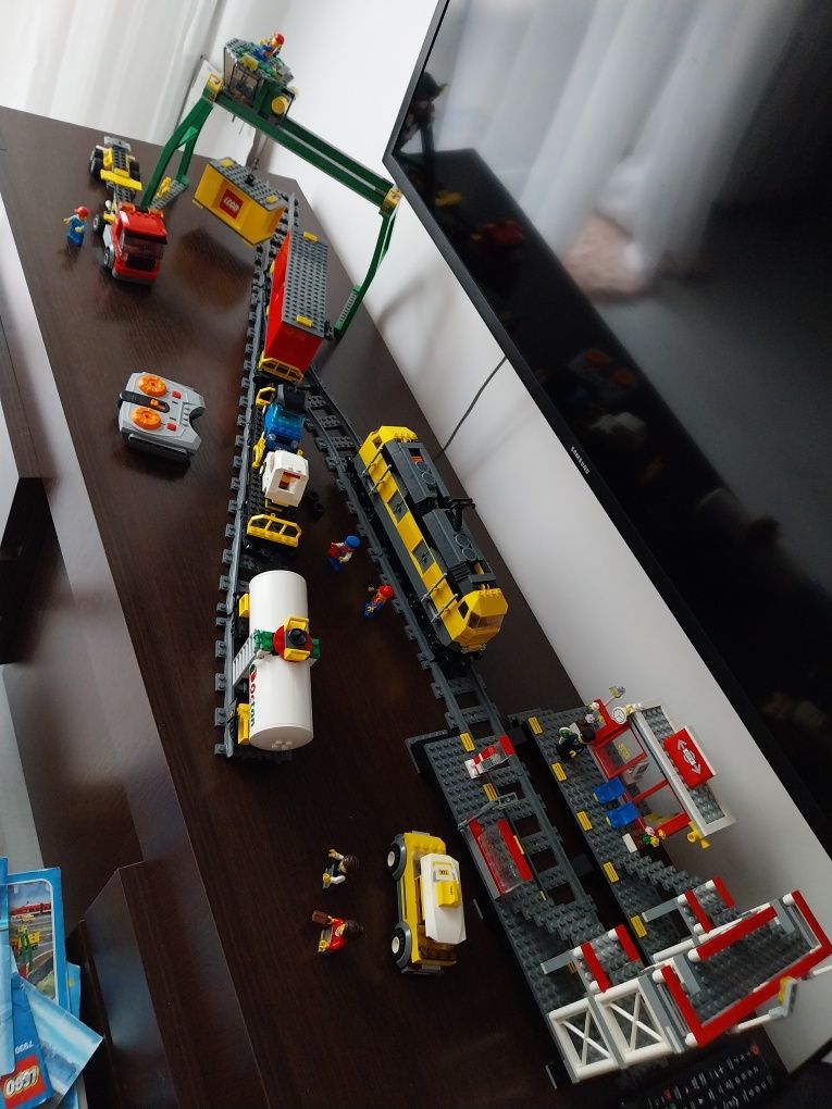 Sprzedam lego City pociąg 7939 +dworzec 7937