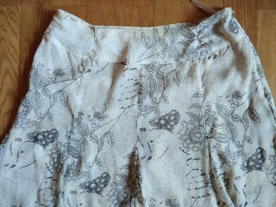 Spódnica B.Young z ozdobami z cekinów rozm. 40 szerokość w pasie 80 cm
