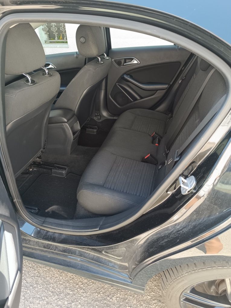 Vendo/troco mercedes A180 CDI com kits a45 amg