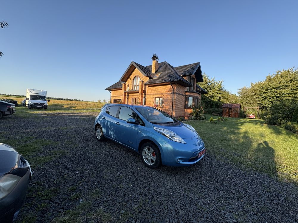 Nissan Leaf 2013 Рестайлінг
