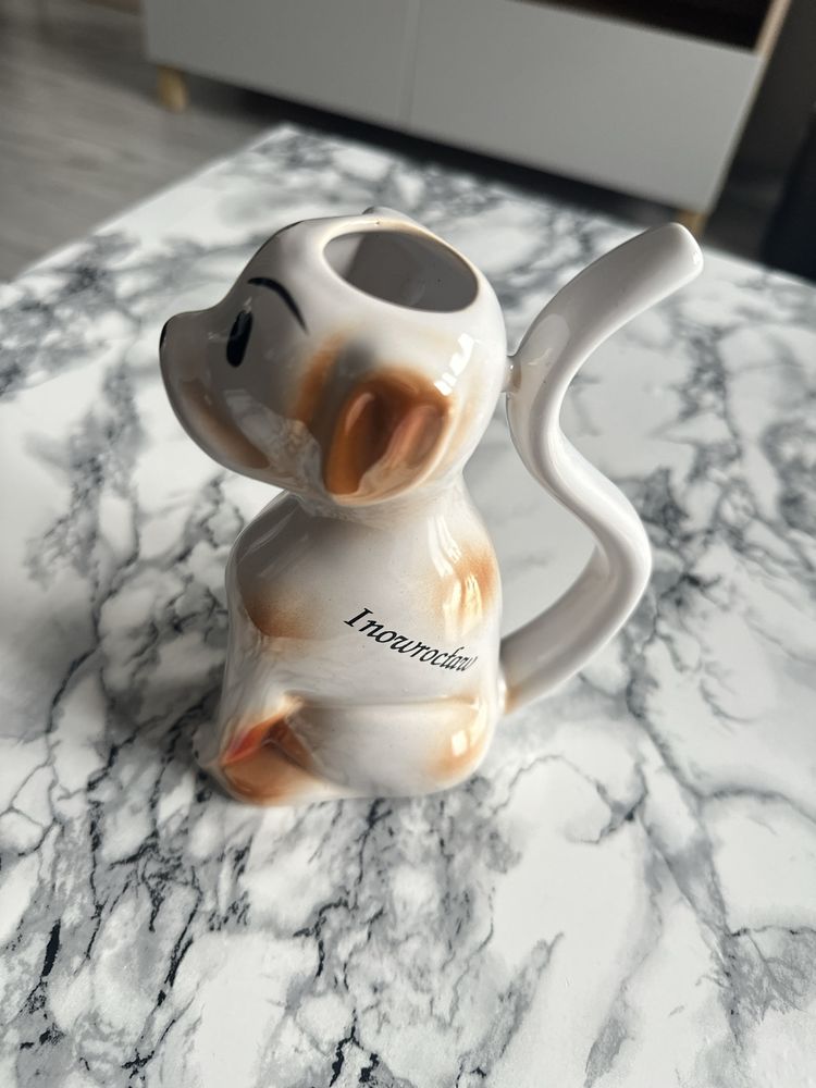 Kubek ciekawy inowrocław piesek pamiątka z dziubkiem antyk porcelanowy