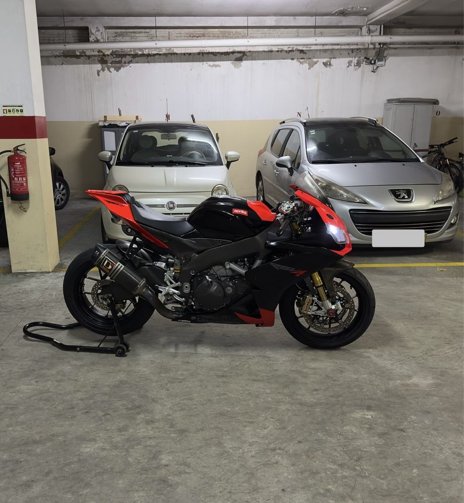 Aprilia RSV4 Factory