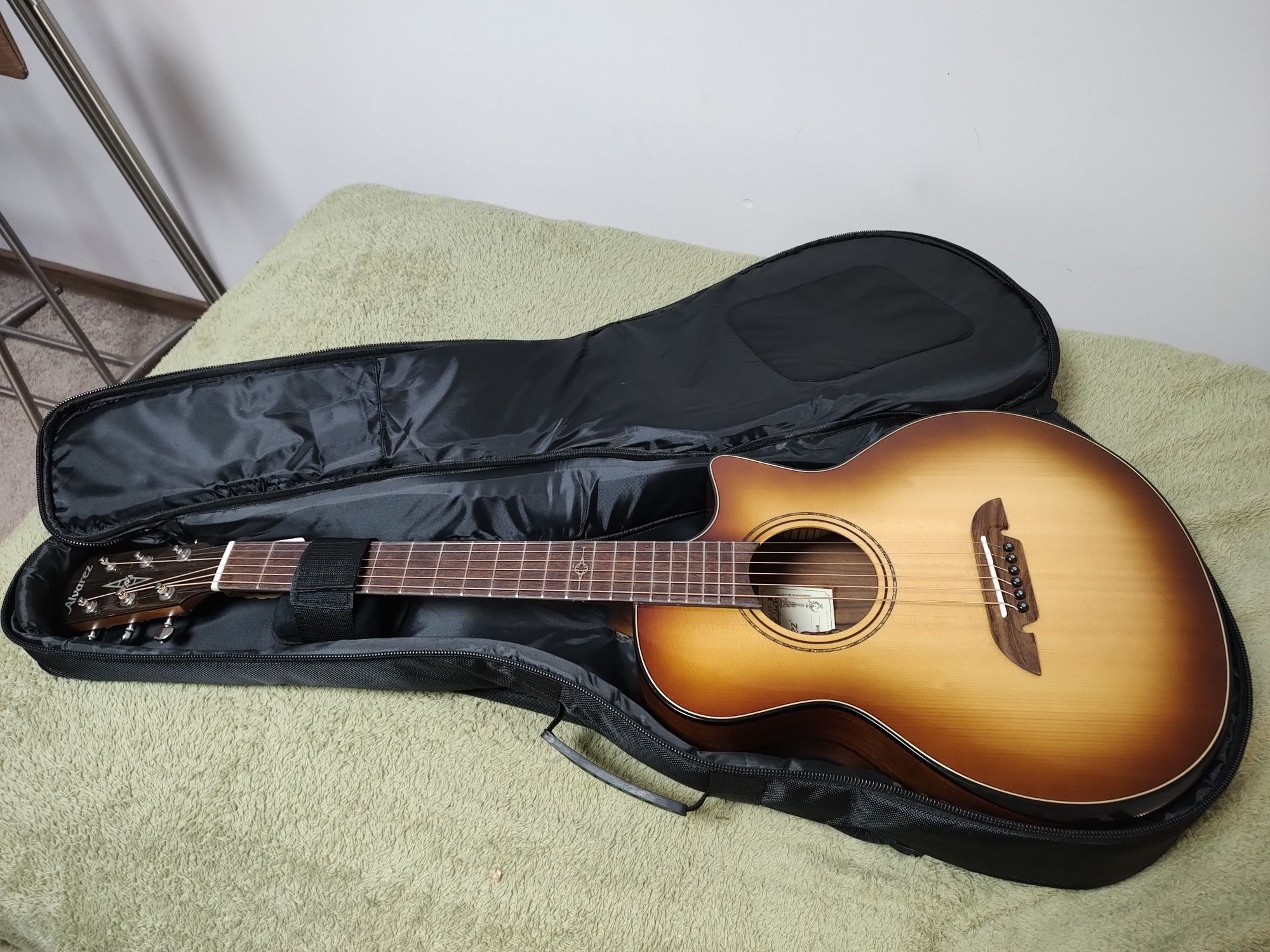 NOWA Alvarez LJP70CEARSHB gitara elektroakustyczna gryf 45 mm SOFTCASE