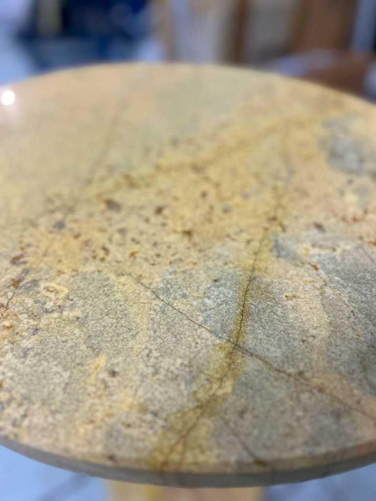 Stolik naturalny marmirowy, bardzo ladny, Ekskluzywny