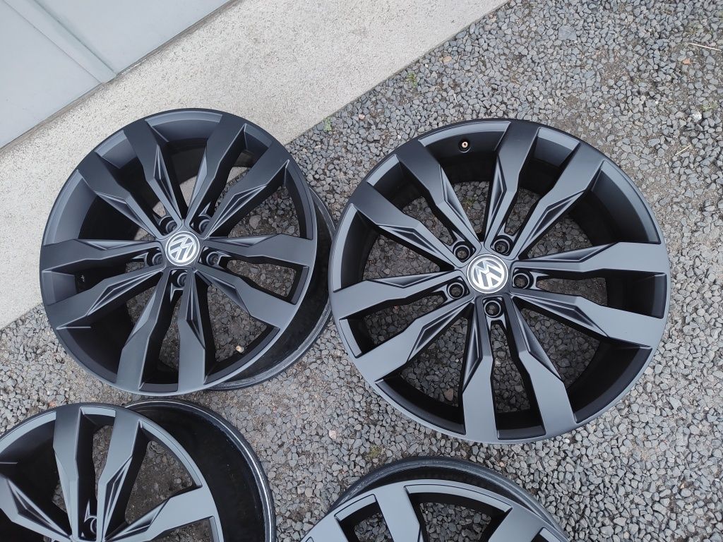 Felgi VW 5x112 R19 t-roc Golf GTI R GTD Passat B8 Black