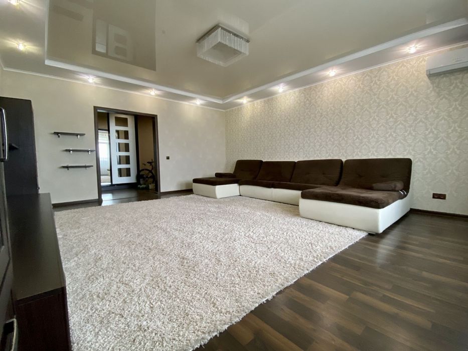 Рів'єра Трьохкімнатна квартира