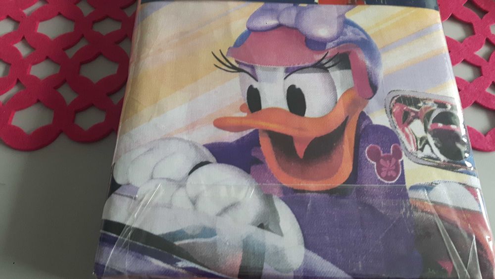 Zestaw pościeli nowej Disney: poszewka 160x200cm, poszewka 70x80cm.