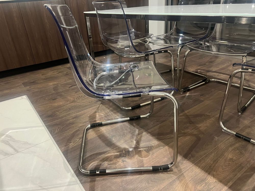 Mesa de vidro com 6 cadeiras IKEA