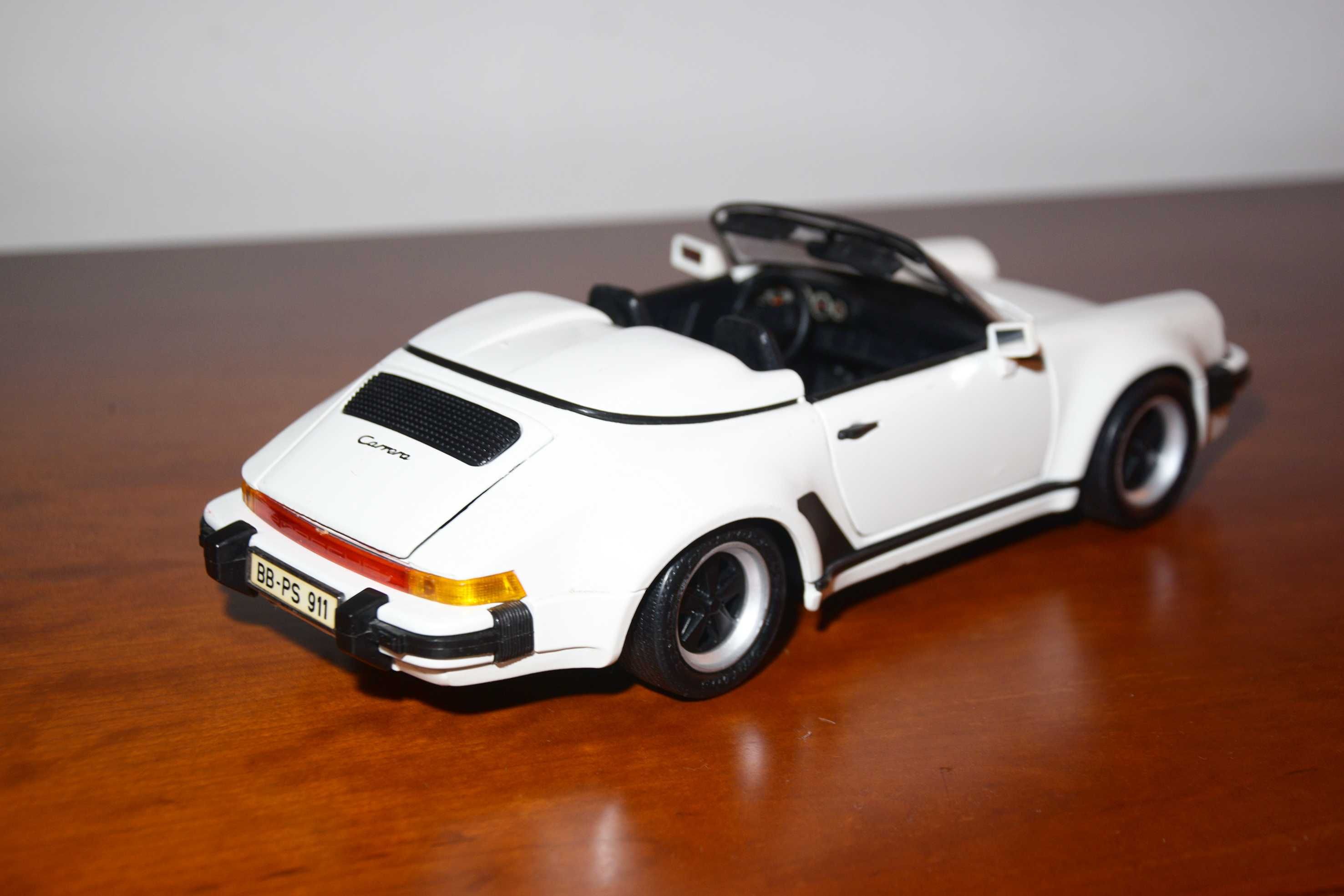 Porsche 911 Carrera  1989  1/18