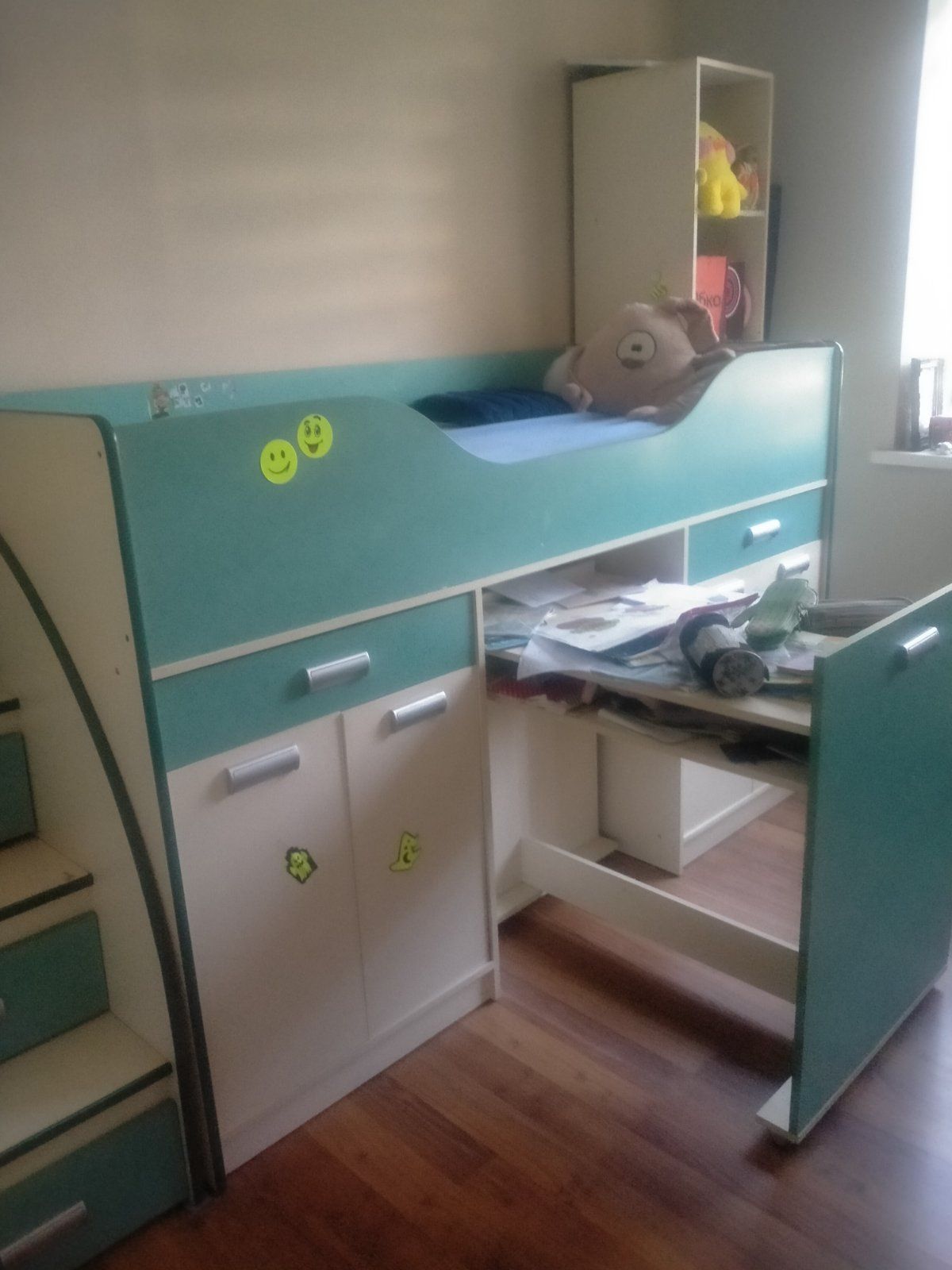 Продам дитяче ліжко з шафою