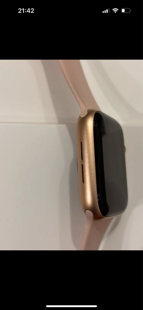 Apple Watch SE gold