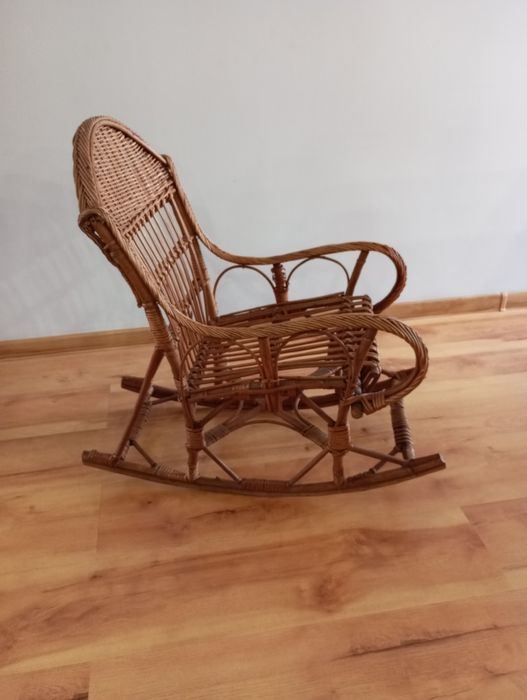 Fotel bujany dla dziecka