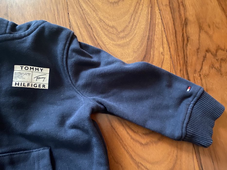 Casaco fecho com carapuço azul menino Tommy Hilfiger 9meses