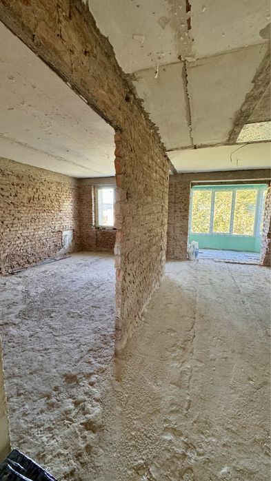 Продам 3-комнатную квартиру с кухней гостиной р-н 9 школа