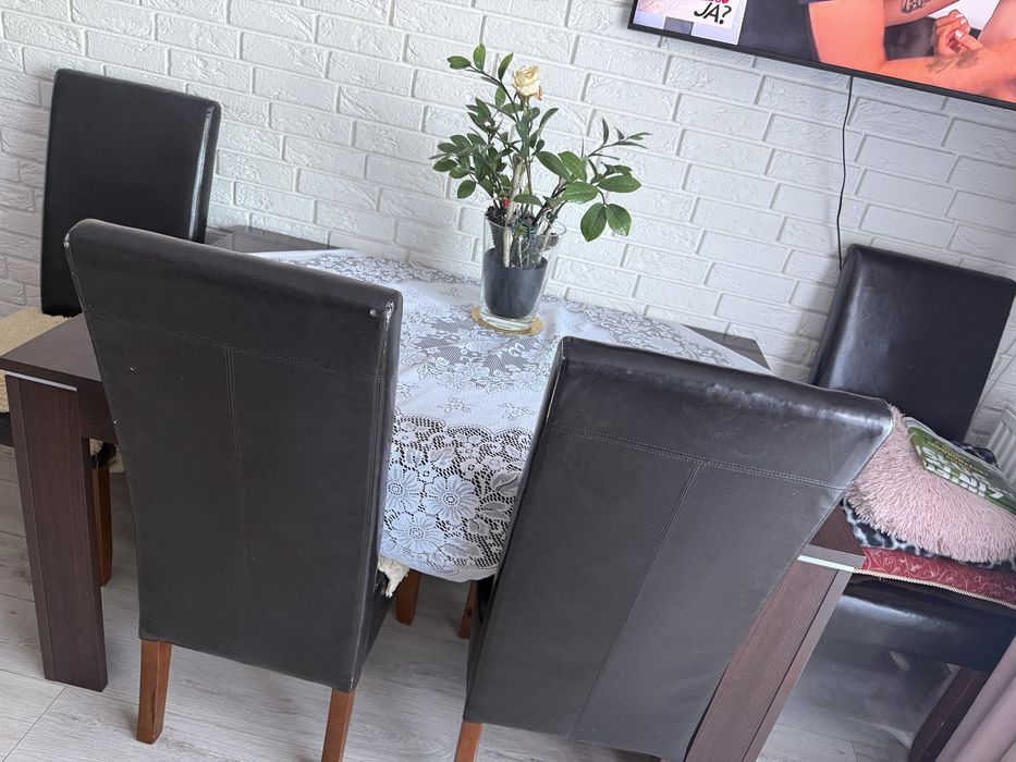 Stół + 6 krzeseł 140x90