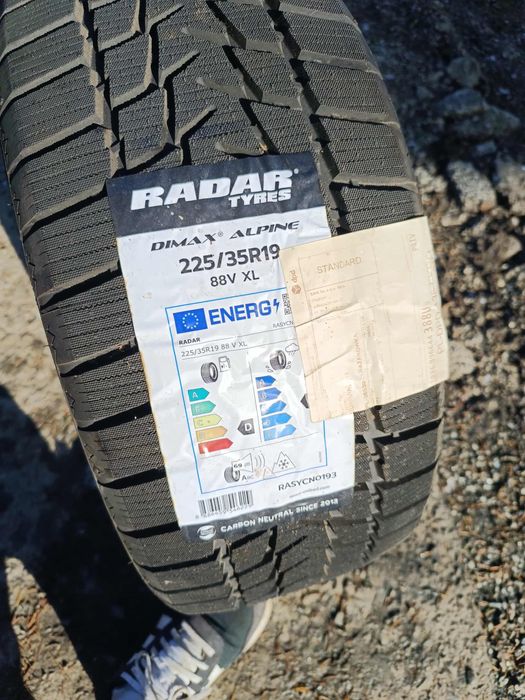 Opony *Nowe* RADAR  225/35/19