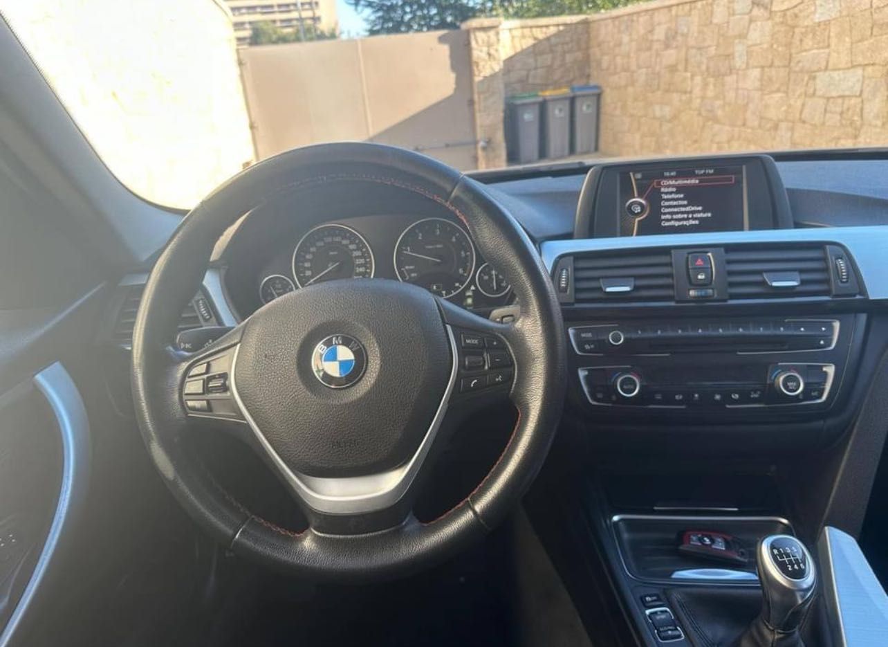 BMW SPORT 318D 2014