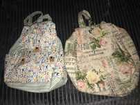 Duas mochilas em pano