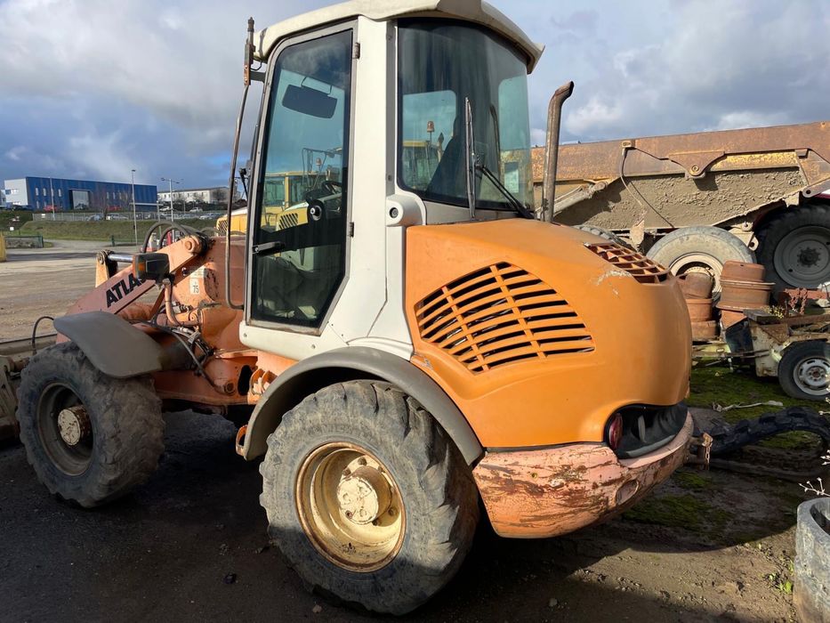 Фронтальний навантажувач Atlas 65