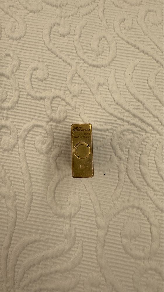 Isqueiro S. T. Dupont Paris em Ouro Amarelo