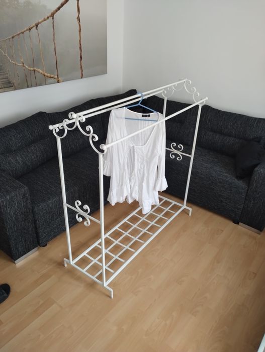 Wieszak metaloplastyka biały ,szafa ,,mobilna,, ,wieszak sklepowy ,