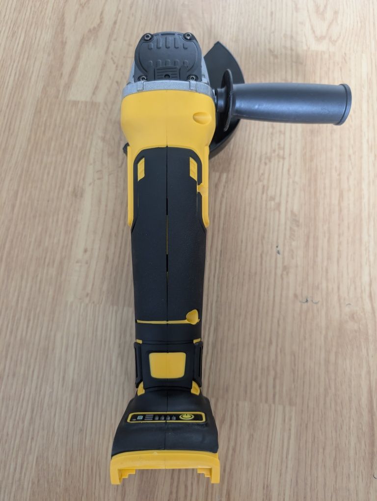 Nowa szlifierka kątowa DeWalt