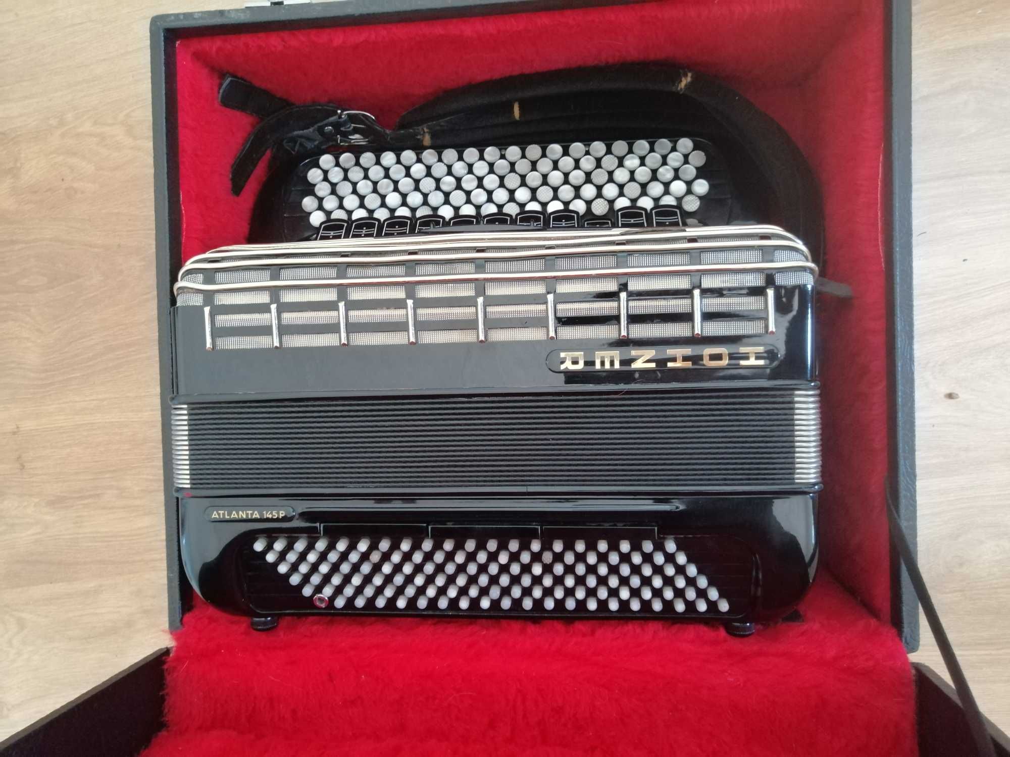 Acordeão Hohner Atlanta 145p