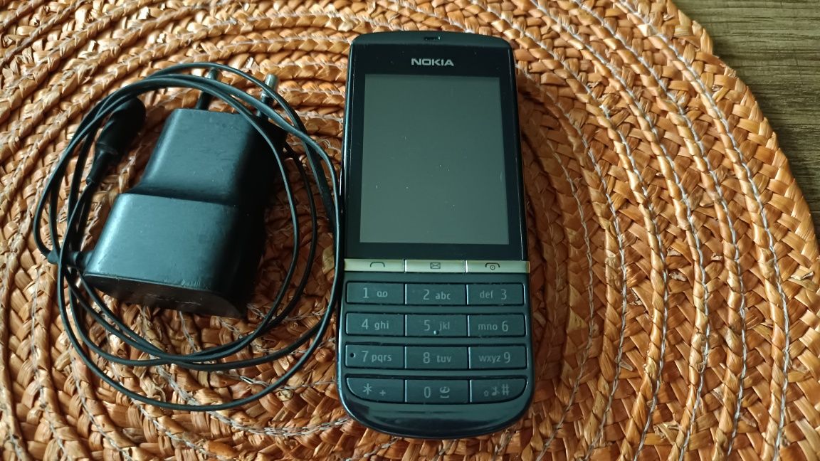 Telefon Nokia 300,Sony K830i