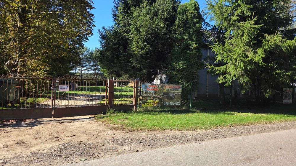 Działka nad rzeką Rawka przy lesie