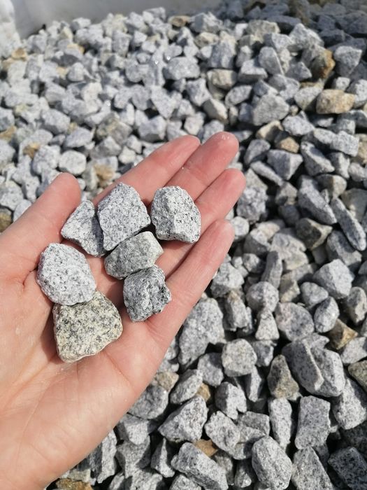 Grys z dostawą kamień naturalny ozdobny biały Biała Marianna czarny