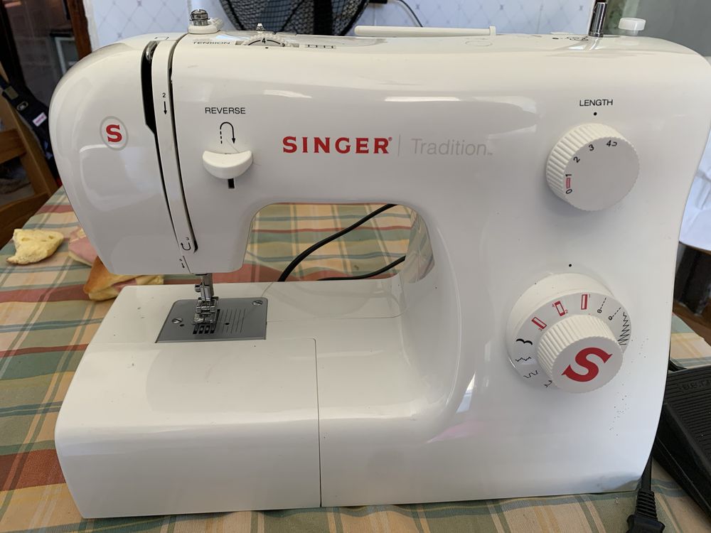 Vendo maquina de costura SINGER